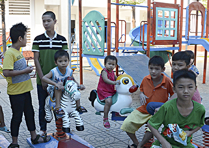 Trẻ em vui chơi tại Trung tâm Bảo trợ trẻ em Vũng Tàu. 