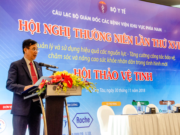 PGS.TS Trần Quyết Tiến, Phó Giám đốc Bệnh viện Chợ Rẫy (TP. Hồ Chí Minh) phát biểu khai mạc Hội nghị thường niên lần thứ XVII CLB Giám đốc các Bệnh viện khu vực phía Nam.