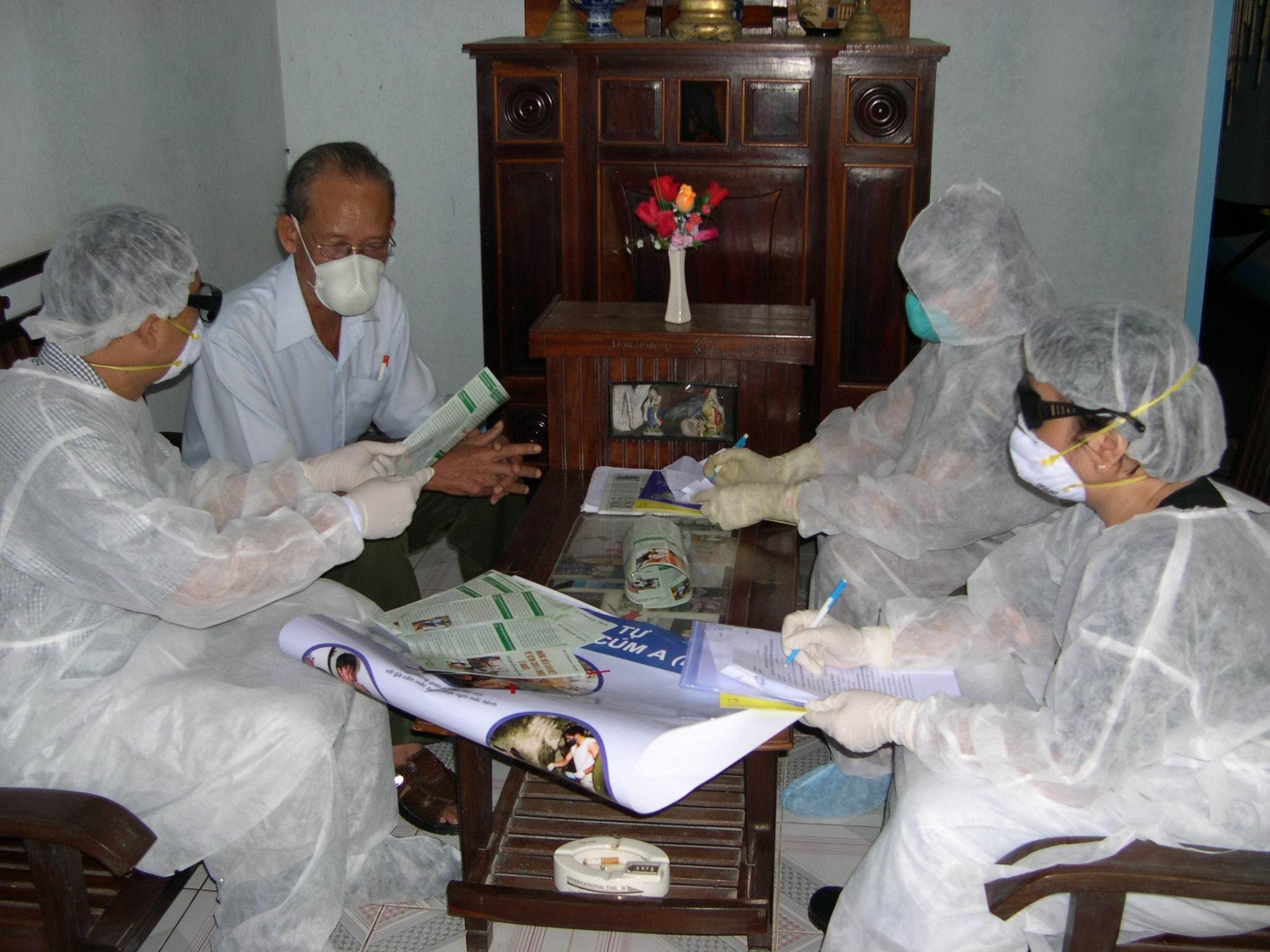 hoatdong_37.jpg - Diễn tập tuyên truyền tại hộ gia đình trong vụ dịch cúm A(H5N1)